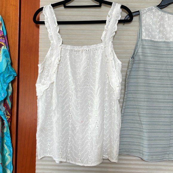 NWT Bundle of 2 tops size small - Picture 5 of 15